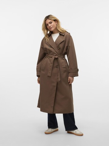 VERO MODA Overgangsfrakke 'VMCHLOE' i brun