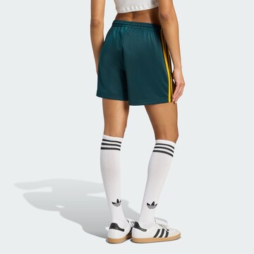 ADIDAS ORIGINALS Loosefit Shorts 'Firebird' in Grün