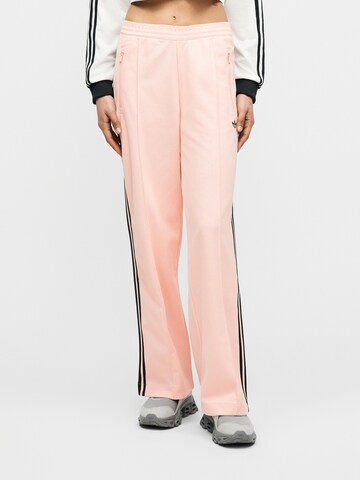 ADIDAS ORIGINALS Обычный Штаны 'CLASSIC' в Ярко-розовый: спереди
