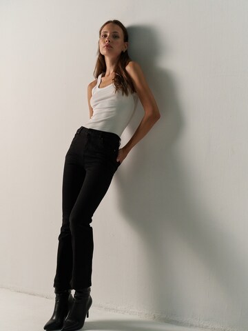 regular Jeans di KOROSHI in nero