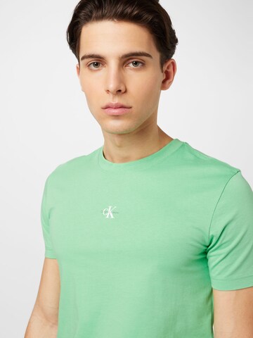 Maglietta di Calvin Klein Jeans in verde