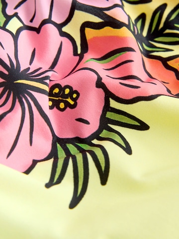 Next Bustier Shapingbadeanzug 'Cherry Coke' in Gelb