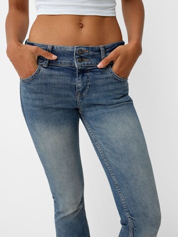 Bershka Bootcut Farkut värissä sininen
