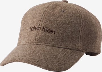 Șapcă de la Calvin Klein pe maro: față