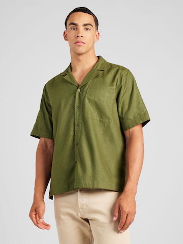 Coupe regular Chemise BURTON MENSWEAR LONDON en vert : devant