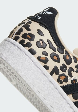 ADIDAS ORIGINALS - Zapatillas deportivas 'Superstar II' en beige