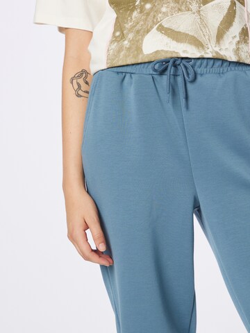 Effilé Pantalon de sport ONLY PLAY en bleu