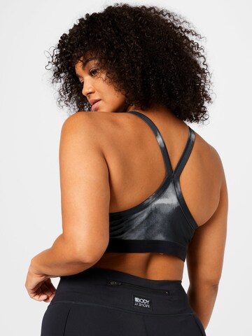 Nike Sportswear Bustier Sport bh 'INDY' in Zwart