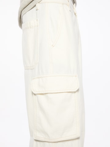 Pull&Bear Loose fit Cargo Jeans in White