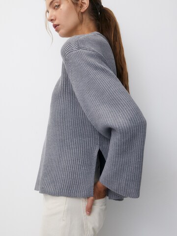 Pull&Bear Пуловер в сиво