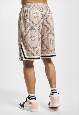 Karl Kani Loosefit Shorts in Beige