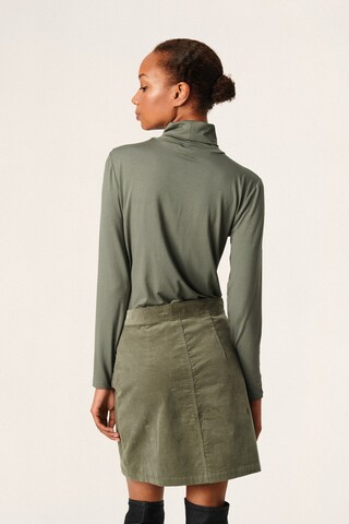 SOAKED IN LUXURY - Camiseta 'Hanadi' en verde