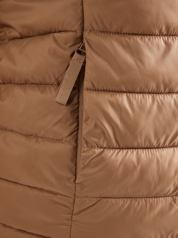 Gilet 'CARTAHIA' di ONLY Carmakoma in marrone