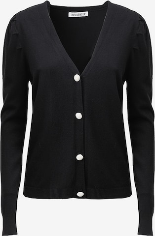 melns Influencer Adīta jaka: no priekšpuses