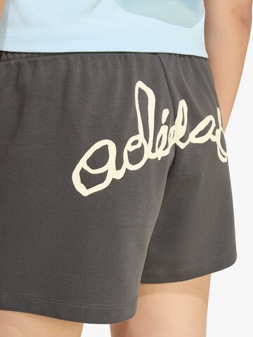 ADIDAS Regular Shorts in Schwarz