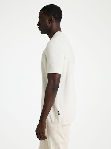 T-Shirt 'Otiz' CHASIN' en blanc