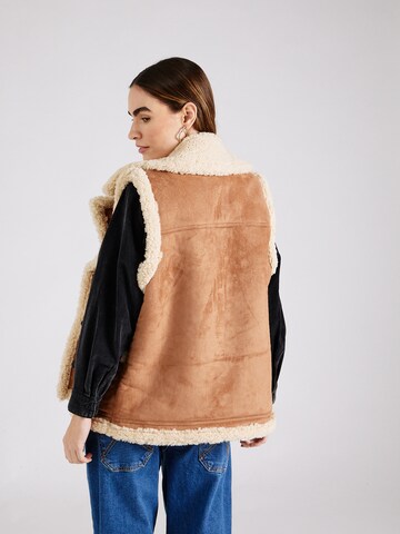 TOPSHOP Vest in Brown