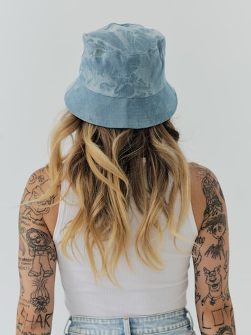 ABOUT YOU x Sharlota Hat 'Ria' in Blue