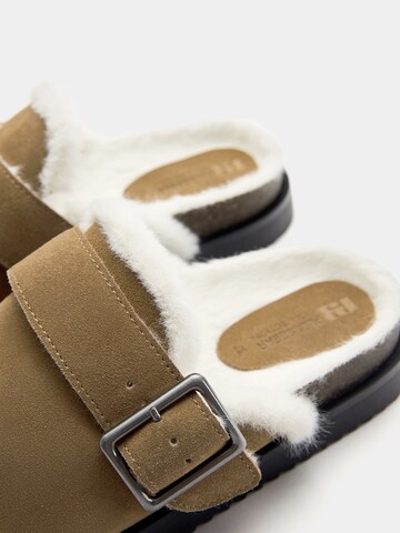 Pull&Bear Slipper in Brown