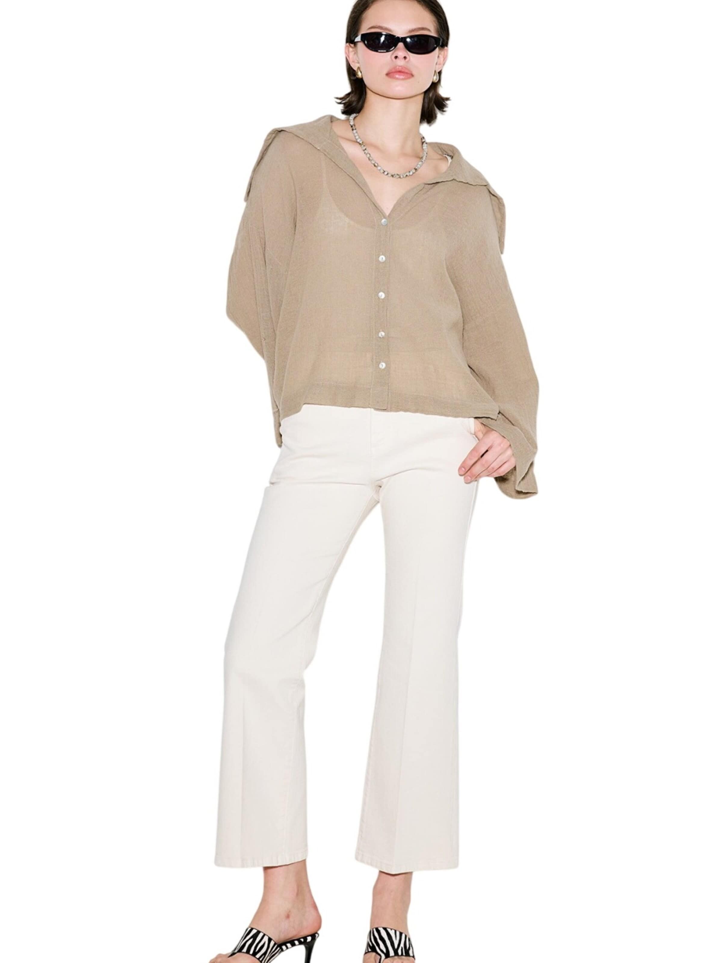 MANUKA Blouse in Green: front