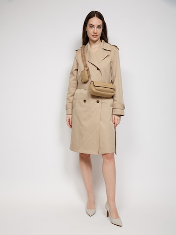 Michael Kors - Bolso de hombro 'Jet Set Travel Small Flap Crossbody With Tech Attachment' en beige