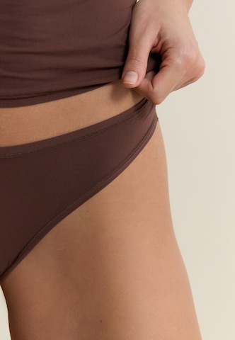 ETAM String 'Pure' in Braun
