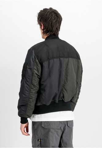 Giacca di mezza stagione 'MA-1' di ALPHA INDUSTRIES in nero