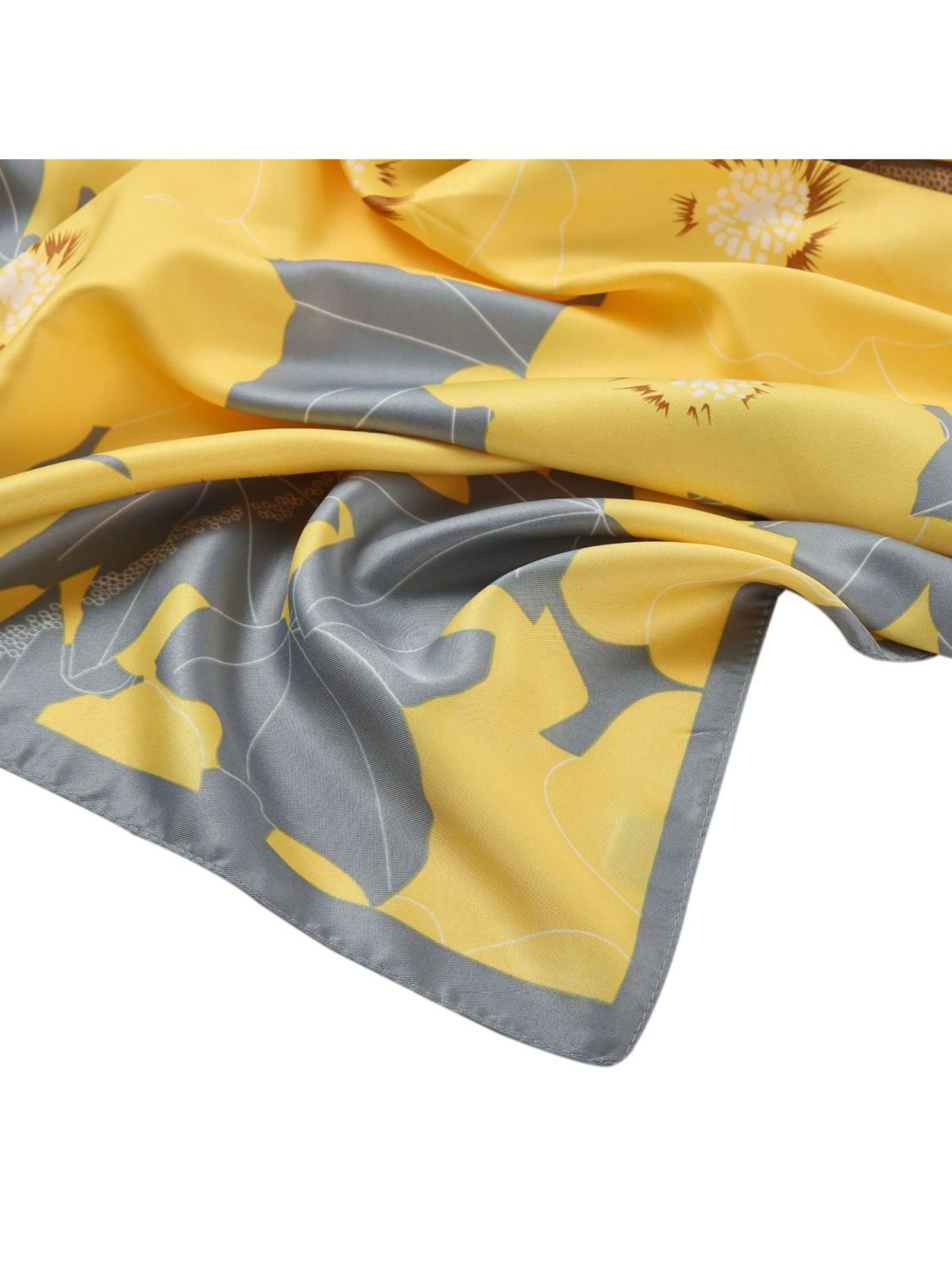 alberto cabale Scarf 'Bigpetale Zoé' in Yellow