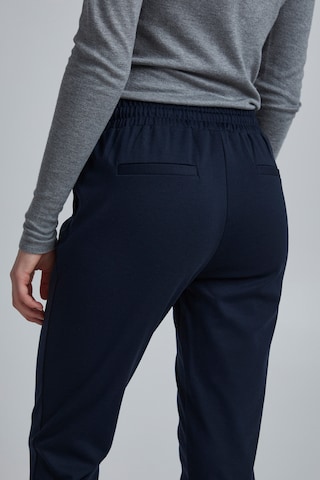 Slimfit Pantaloni con pieghe 'IHKATE PA' di ICHI in blu
