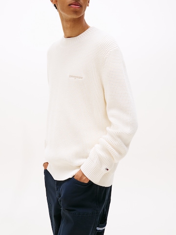 Pull-over Tommy Jeans en blanc