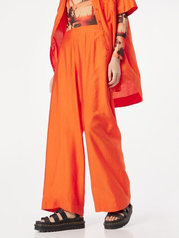 NÜMPH Loose fit Trousers 'NUPIL' in Red: front