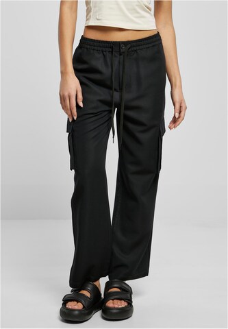 Urban Classics Loose fit Cargo Pants in Black: front