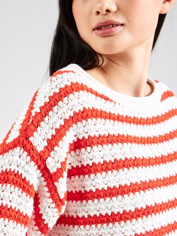 Pull-over Gina Tricot en rouge