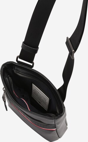 TOMMY HILFIGER Crossbody Bag in Black