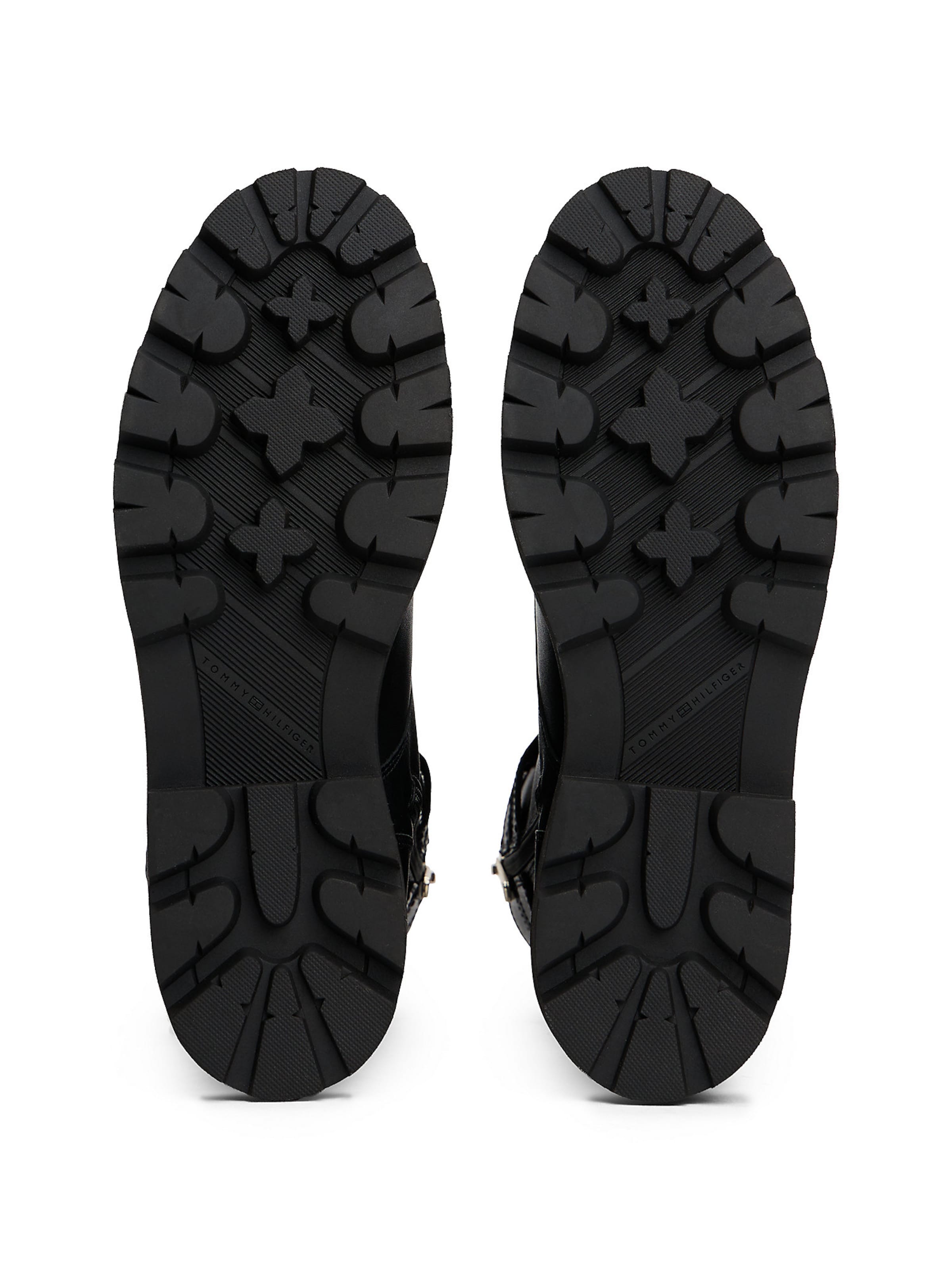 Ghete cu șireturi de la TOMMY HILFIGER pe negru
