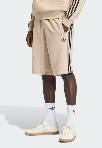Regular Pantalon ADIDAS ORIGINALS en beige : devant