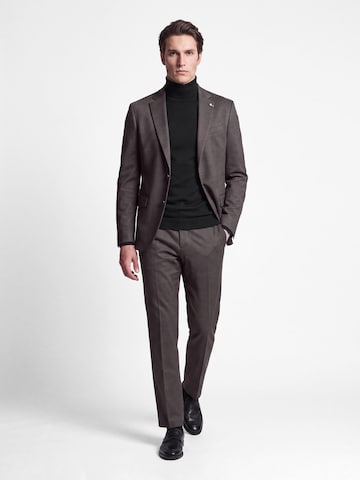 BENVENUTO Regular Suit in Red: front