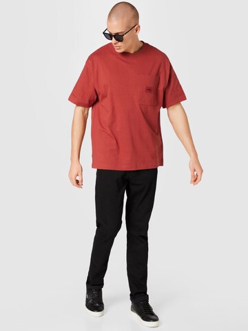 T-Shirt Calvin Klein Jeans en rouge