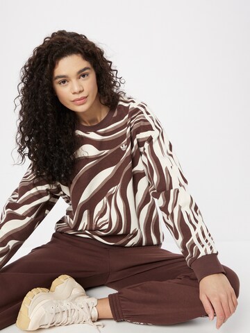 ADIDAS ORIGINALS Sweatshirt 'Abstract Allover Animal Print' i brun