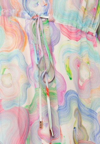 Robe IVI collection en mélange de couleurs