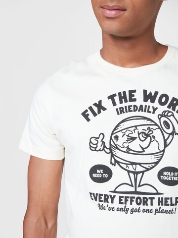 Tricou 'Fix The World' de la Iriedaily pe alb