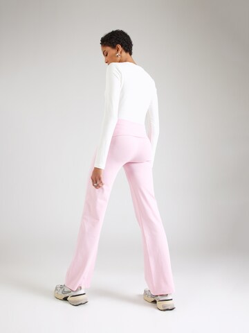 Nike Sportswear - Flared Calças em rosa