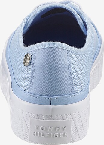 TOMMY HILFIGER Sneaker in Blau