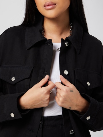 Camicia da donna 'Renja' di WEEKDAY in nero