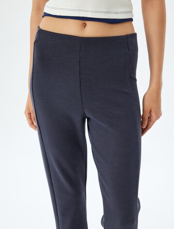 Koton Flared Broek in Blauw