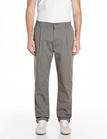 REPLAY Chino Pants in Grey: front