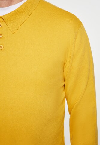 boline Sweater in Yellow