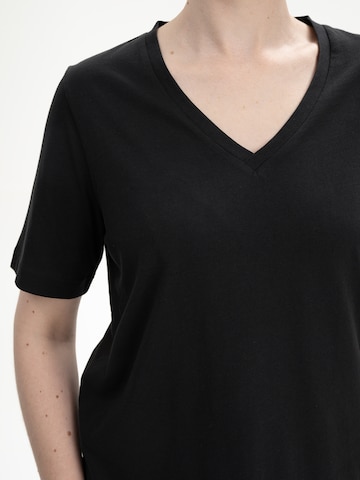 T-shirt 'Ankita' MELA en noir