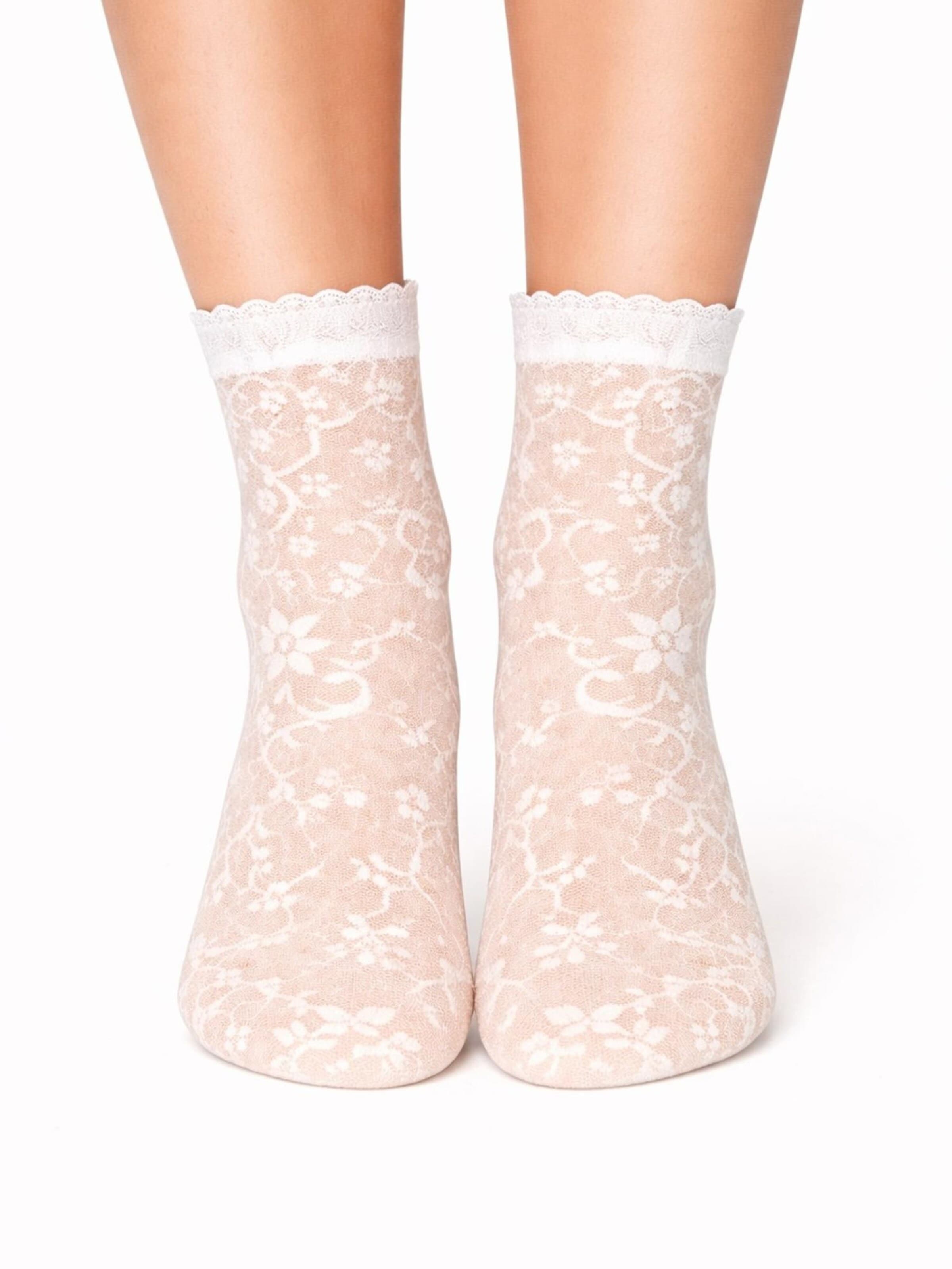 Lycille Fine Stockings in White: front