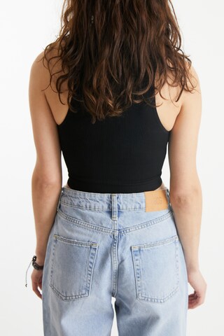 BDG Urban Outfitters Top 'Josie' w kolorze czarny